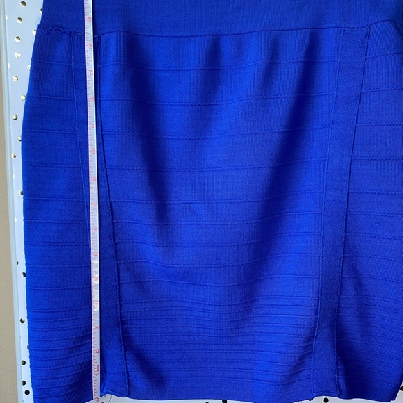 Rock & Republic: Sexy Mini Skirt - Picture 2 of 10